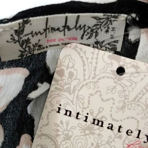 INTIMATELY FREE PEOPLE BARE IT ALL V-NECK LACE PANTY BODYSUIT SIZE MEDIUM NWT - Picture 7 of 8